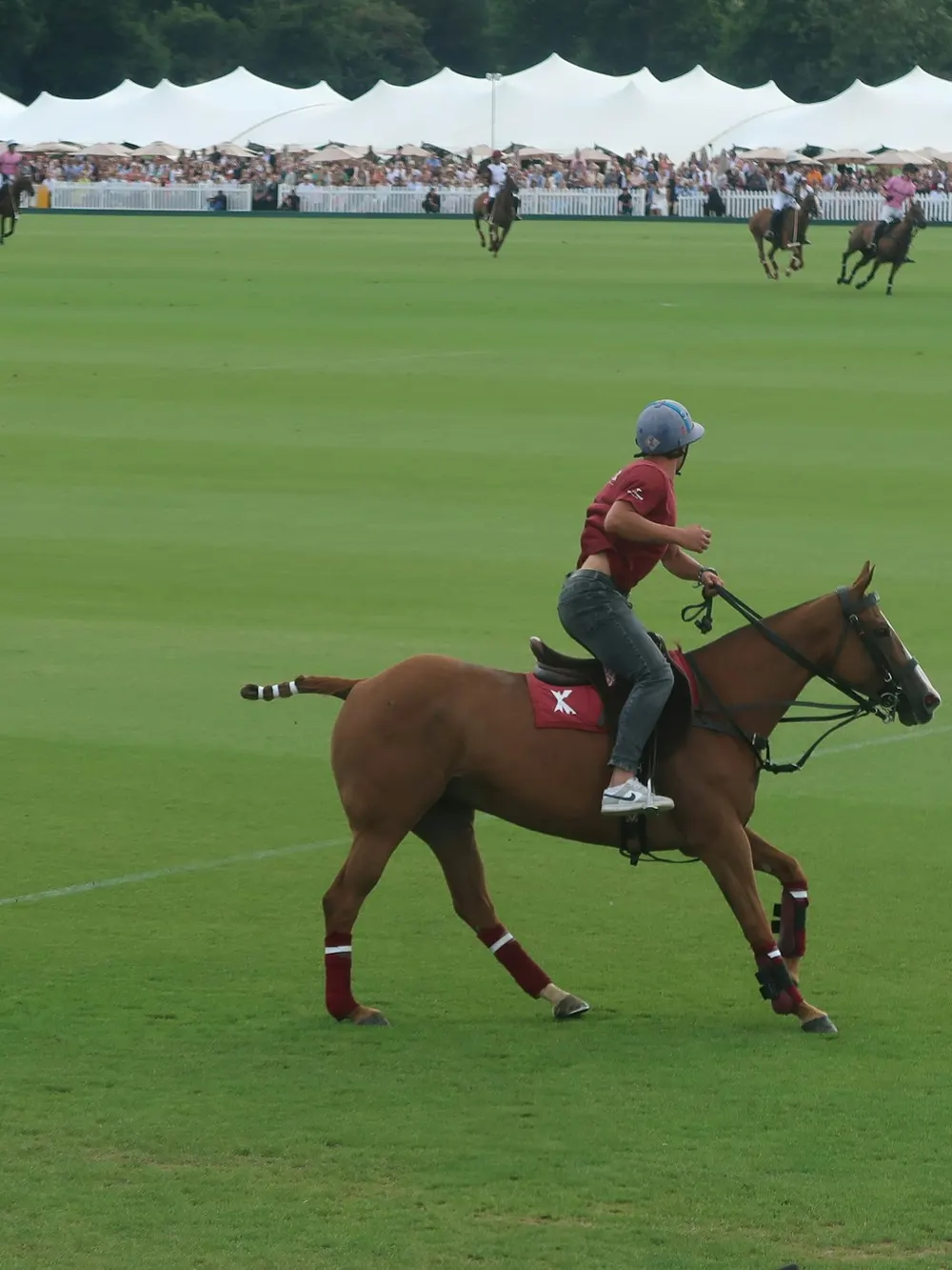 Jogador de polo em campo